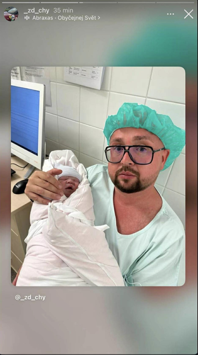 Zdeněk okamžitě reagoval fotkami se synem.