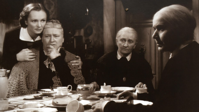 FOTO: Světla Svozilová, Růžena Nasková, Terezie Brzková a Leopolda Dostalová ve filmu Kouzelný dům.