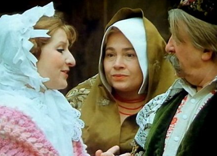 Míla Myslíková ve filmu Tajemství hradu v Karpatech. 