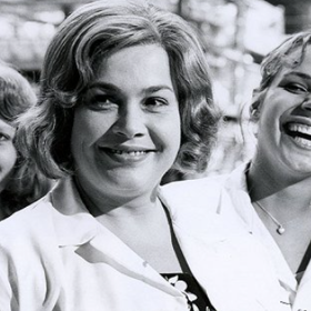 Míla Myslíková ve filmu Holky z porcelánu. 