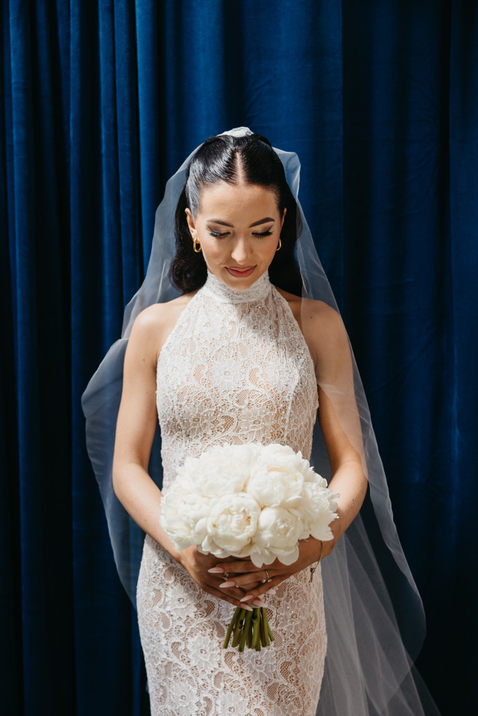 Vytváří i společenské nebo svatební šaty. Toto je model tanečnice Ely Odstrčilové, která je spolu se svým tanečním partnerem Janem Metlickým mimo jiné úřadující vicemistryní světa v Showdance ve standardních tancích.