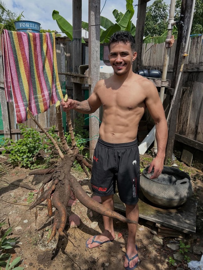 Na německém turnaji Oktagon 85 v Hamburku vyzve o uvolněný pás bantamové váhy Khursheda Kakhorova.