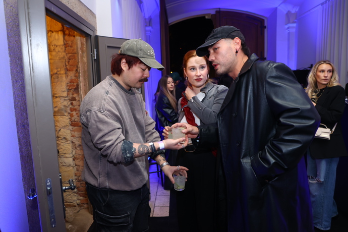 Renne Dang  se rozvádí a údajně má randit s Natálií Halouzkovou, která byla na koncertě taky.