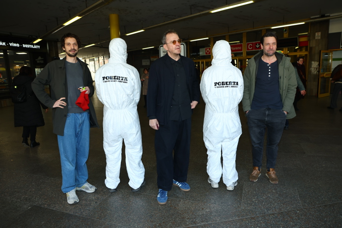 Herci z filmu Poberta v pražskjém metru.