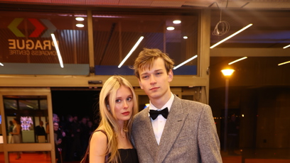 FOTO: Tomas Psenička s Josefínou Prachařovou na Českém lvu.