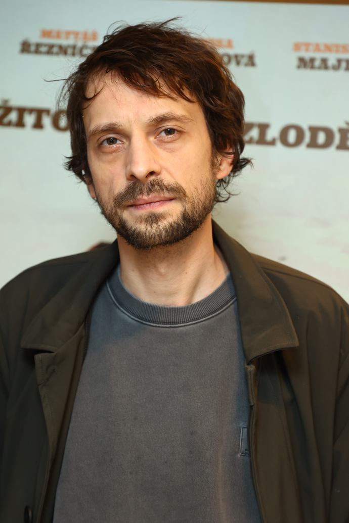 Matyáš Řezníček si ve filmu Poberta zahrál hlavní roli zlodějíčka.