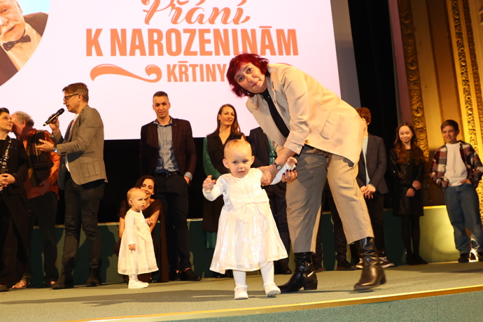 Simona Babčáková s dětmi. 