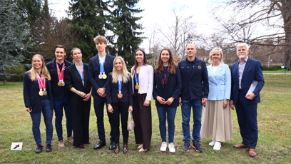 FOTO: Čeští medailisté na pražském Hradě.