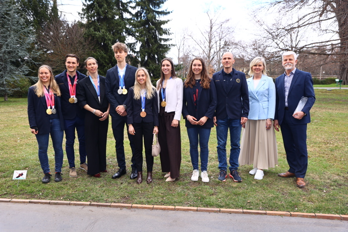 Čeští medailisté na pražském Hradě.