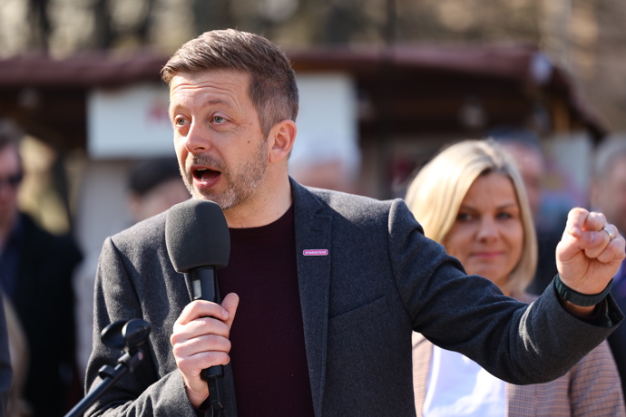 Vít Rakušan na mítinku.