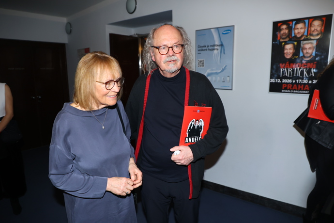 Ondřej Hejma dorazil na slavnostní premiéru muzikálu Andělé.