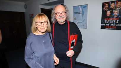 FOTO: Frontman kapely Žlutý pes nechyběl na večeru plném devadesátkových hitů.