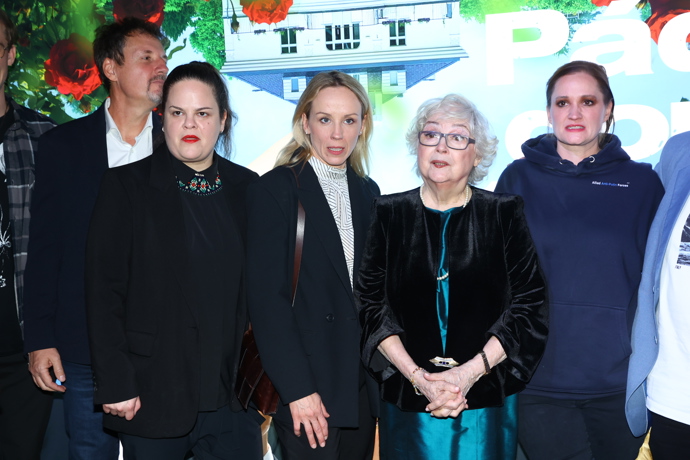 Herci ze seriálu Pád domu Kollerů. 