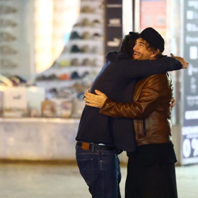 Sagvan Tofi při objetí.