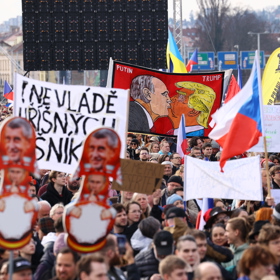 Demonstrace na Letné.