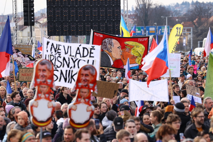 Demonstrace na Letné.