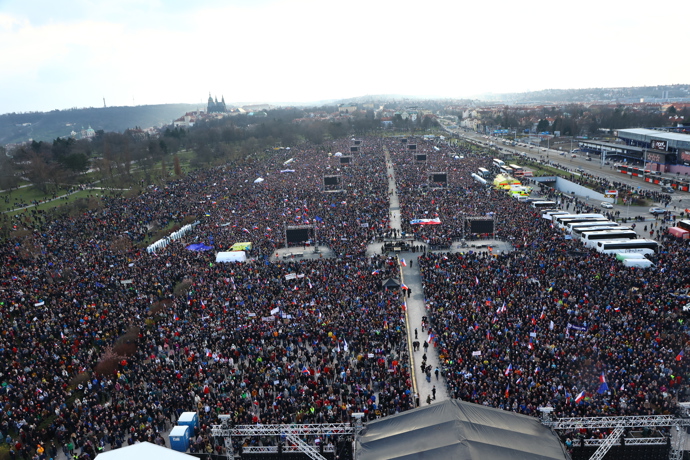Demonstrace Milionu chvilek na Letné.