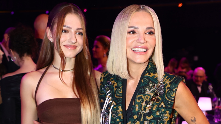 Dara Rolins si slavičí večer užívá po boku své dcerky Laury.