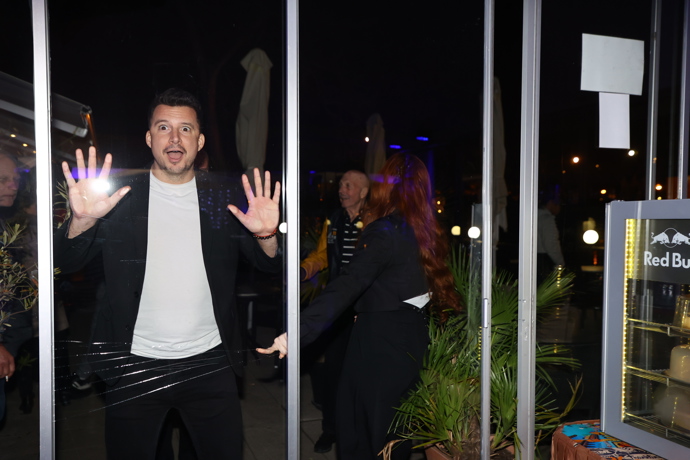 Karel Kašák dělal opičky.