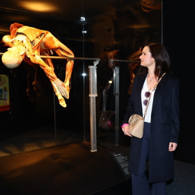 Klára Doležalová na výstavě Body Worlds.