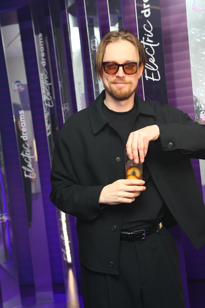 Paulie Garand splní sen jednomu talentovanému hudebníkovi. 