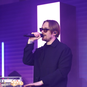 Paulie Garand na podiu.