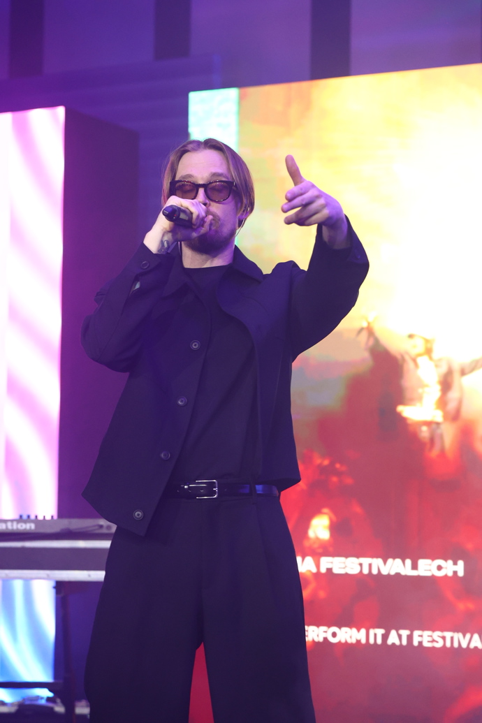 Paulie Garand hledá nového umělce.