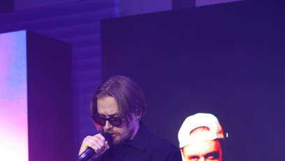 FOTO: Součástí večera bylo také představení lokálního projektu Korzuj za snem, který ve spolupráci s IQOS přináší český rapper, producent a režisér Paulie Garand.