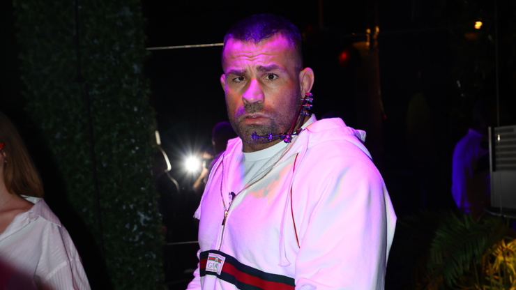 MMA zápasník Karlos Vémola přišel na křest knihy Andrey Verešové.