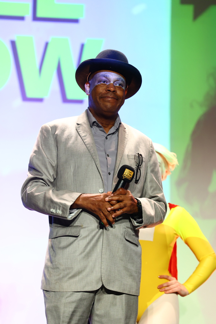 Herec Michael Winslow na Comic-Conu.