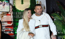 Lela Ceterová s Karlosem odcházeli společně.