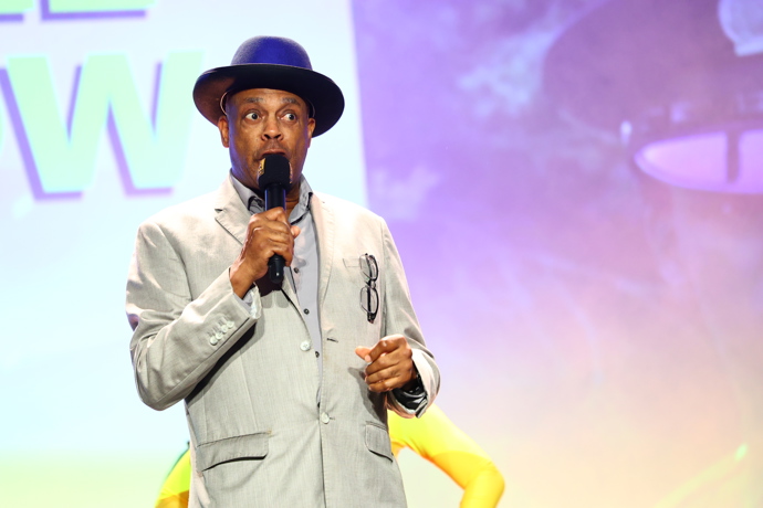 Herec Michael Winslow na Comic-Conu.