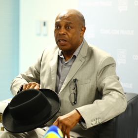 Herec Michael Winslow na Comic-Conu.