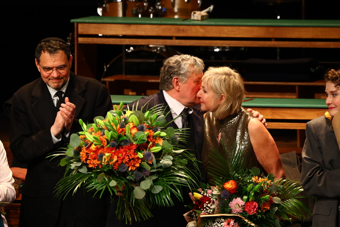 Mirek s Janou premiérovou děkovačku zakončili polibkem. 