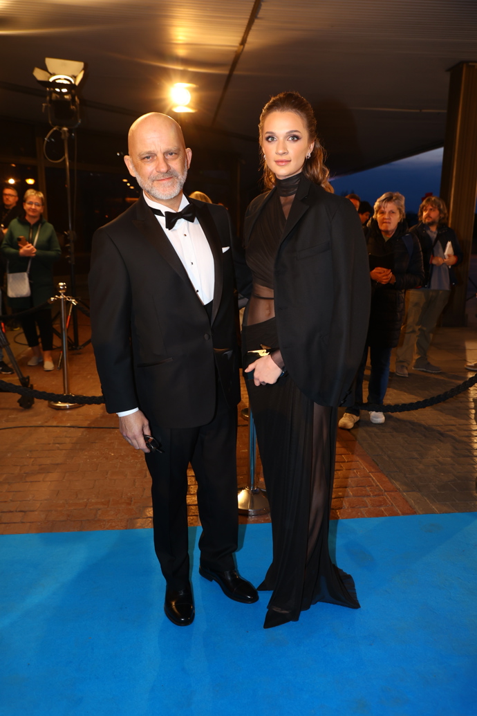 Hynek Čermák dorazil na Českého lva po boku krásné slečny.