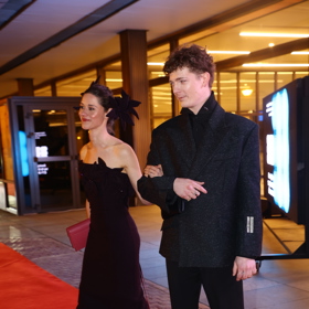 Společně s manželkou se odstěhoval na venkov a touží po klidu.