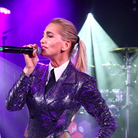 Dara Rolins se rozhodla učinit rázný krok.