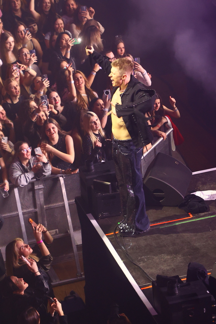 Adam Mišík to na pódiu rozjel ve velkém.