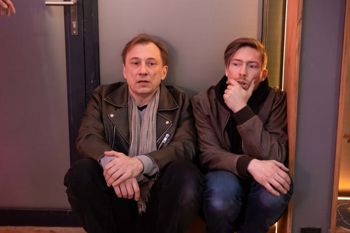 Lukáš skončí v nemocnici a jeho čin Pavla a Rosťu hluboce zasáhne.