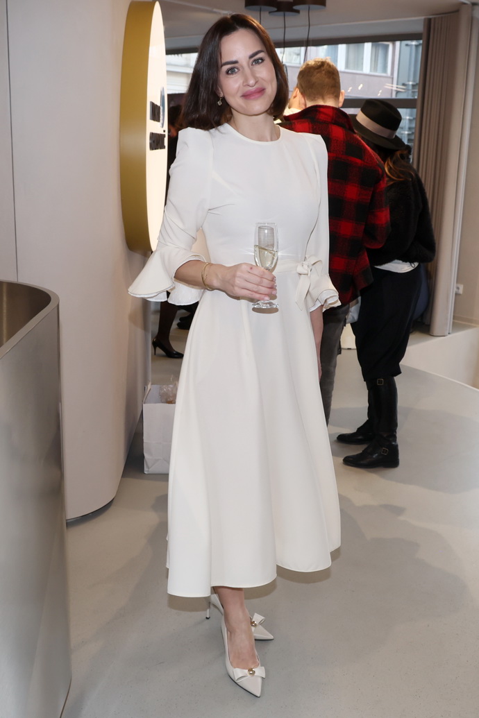 Dorazila i Alex Mynářová. 