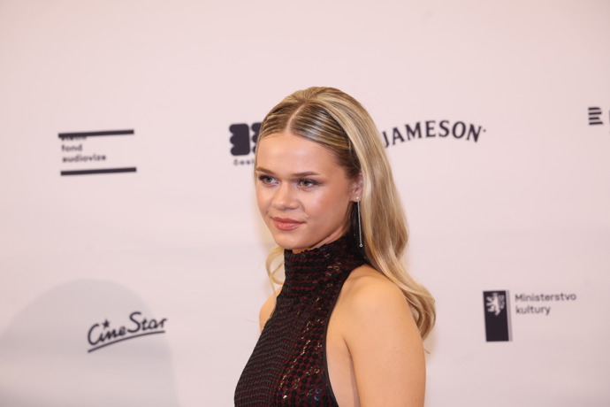Na slávu si prý mladá herečka teprve zvyká. 