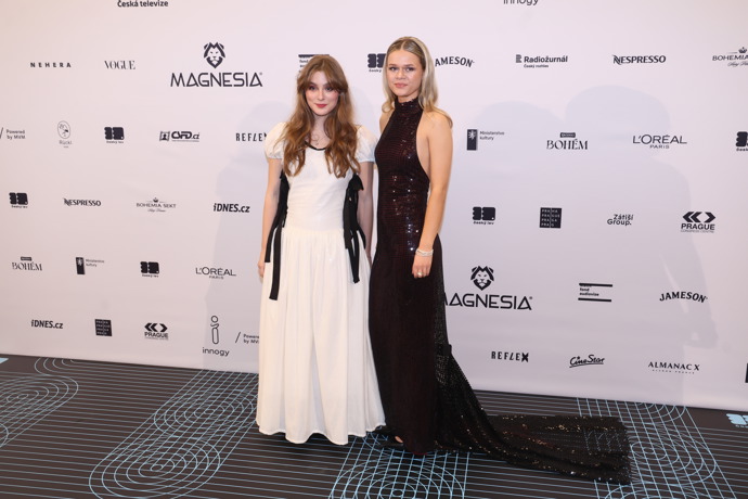 Kateřina Falbrová a Maya Kintera, hvězdy filmu Sbormistr, na letošním předávání cen Český lev. 
