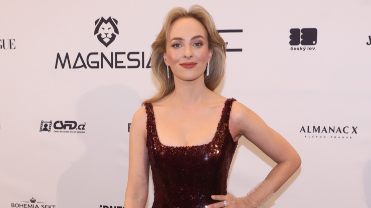 Herečka Elizaveta Maximová.