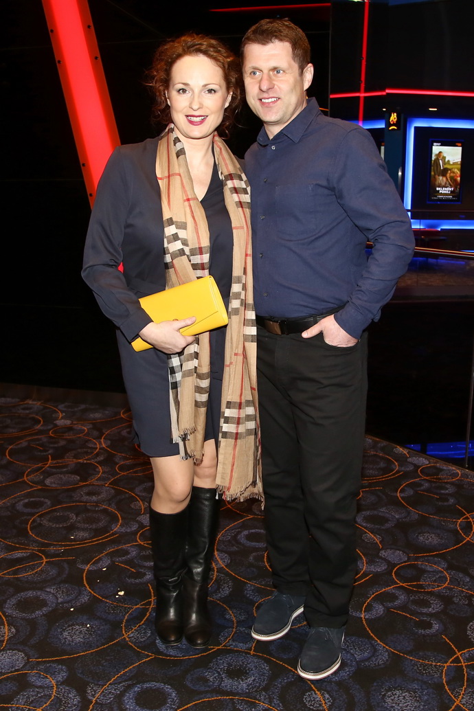 Herečka sahá i po vzorovaných šálách...