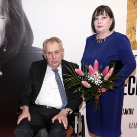 Miloš Zeman a Ivana Zemanová na slavnostní premiéře filmu Livia.