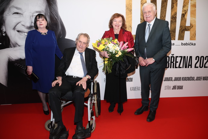 Miloš Zeman se ženou a Václav Klaus se svou ženou.