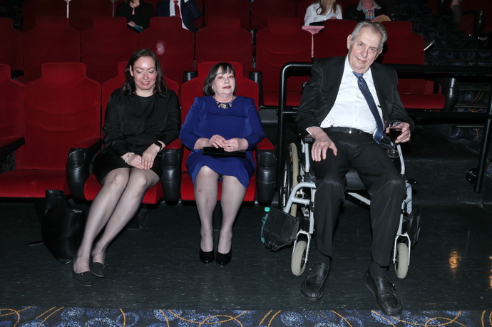 Miloš Zeman dorazil v dobré náladě.