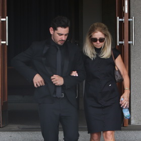 Naposledy se Alena objevila ve společnosti roku 2019 na pohřbu svého manžela a Vojtova táty Václava, dlouholetého člena Divadla Járy Cimrmana.