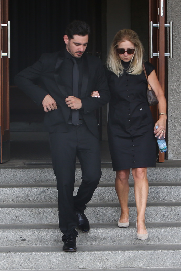 Naposledy se Alena objevila ve společnosti roku 2019 na pohřbu svého manžela a Vojtova táty Václava, dlouholetého člena Divadla Járy Cimrmana.