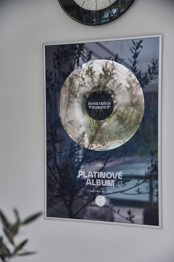 A tady je platinové album